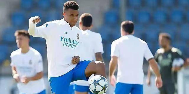 随着西班牙人3-2马略卡，西甲积分榜改写：4队仍不败，皇马高居第1